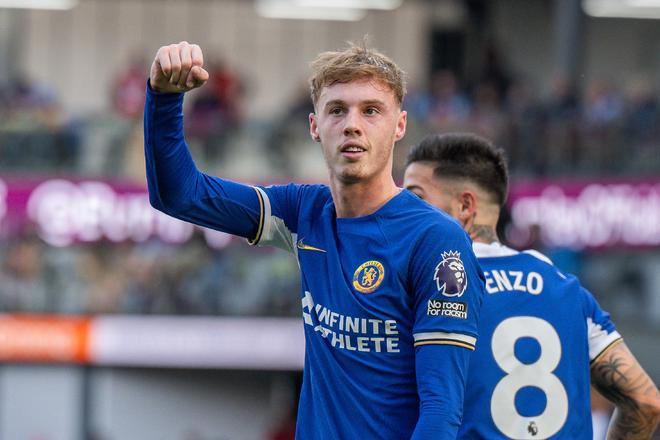 球迷比赛期间骂尤文踢得太烂，斯帕莱蒂回击：你们想怎样？（球迷观赛怒斥尤文表现糟糕，斯帕莱蒂反问：你们还想怎样？）