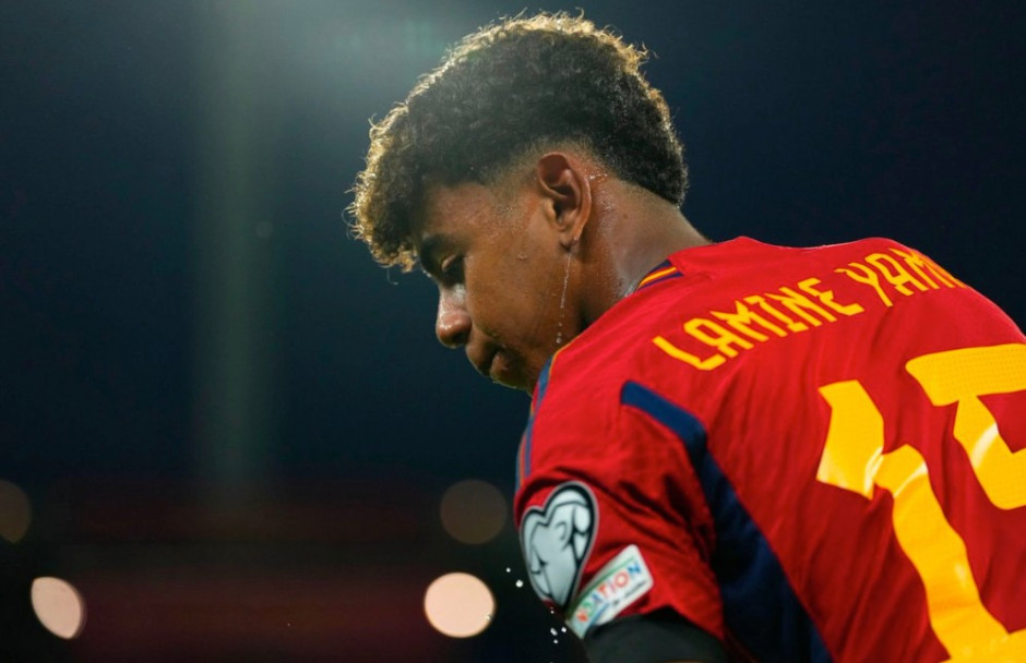 足球中超球员获选月最佳，数据联盟第一（中超球星当选月度最佳，数据领跑全联盟）