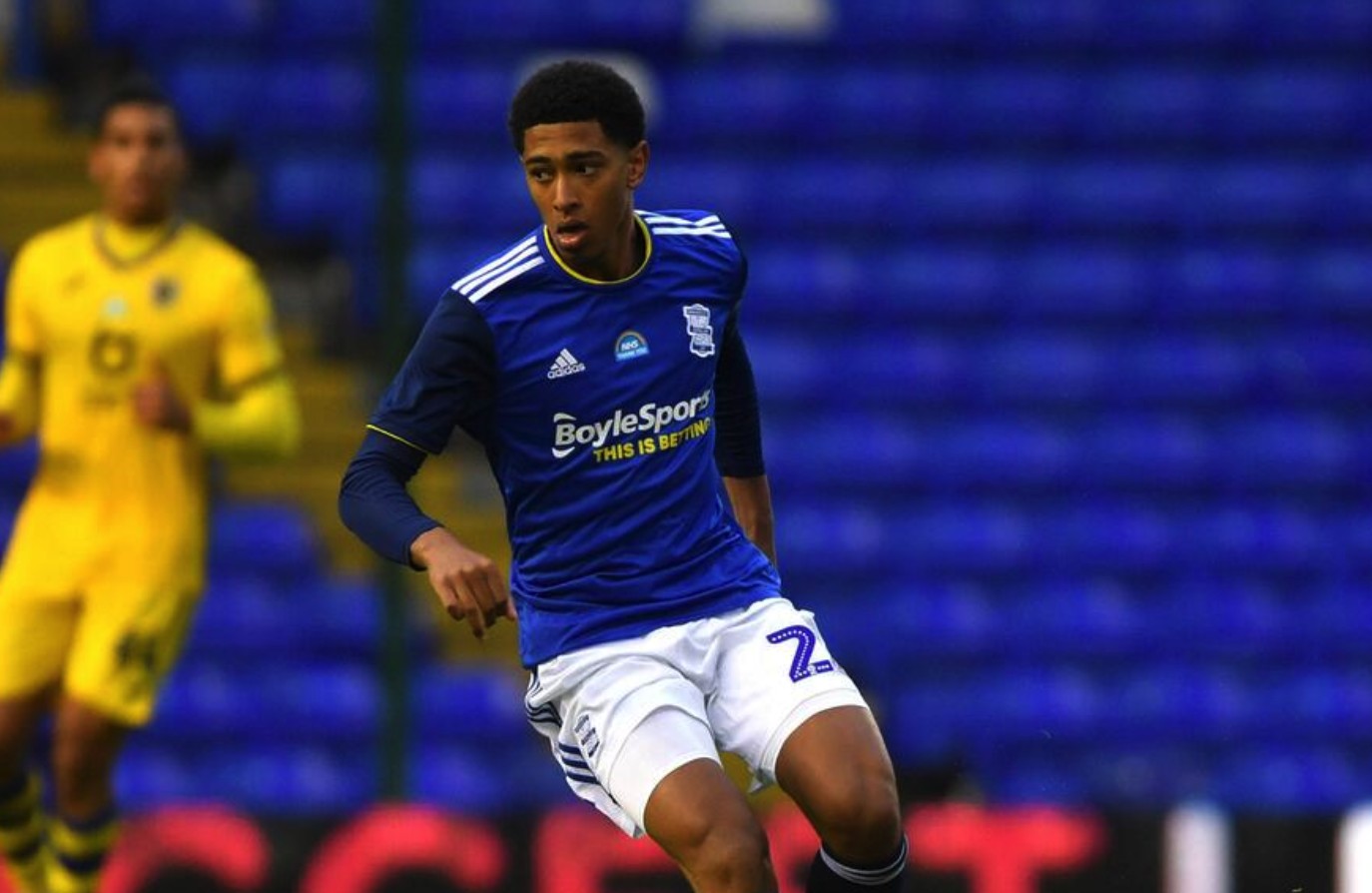 萨利巴：廷贝尔是世界最佳右后卫；英超和欧冠冠军我们都想要（萨利巴：廷贝尔是当今最佳右后卫，我们目标同时拿下英超与欧冠）