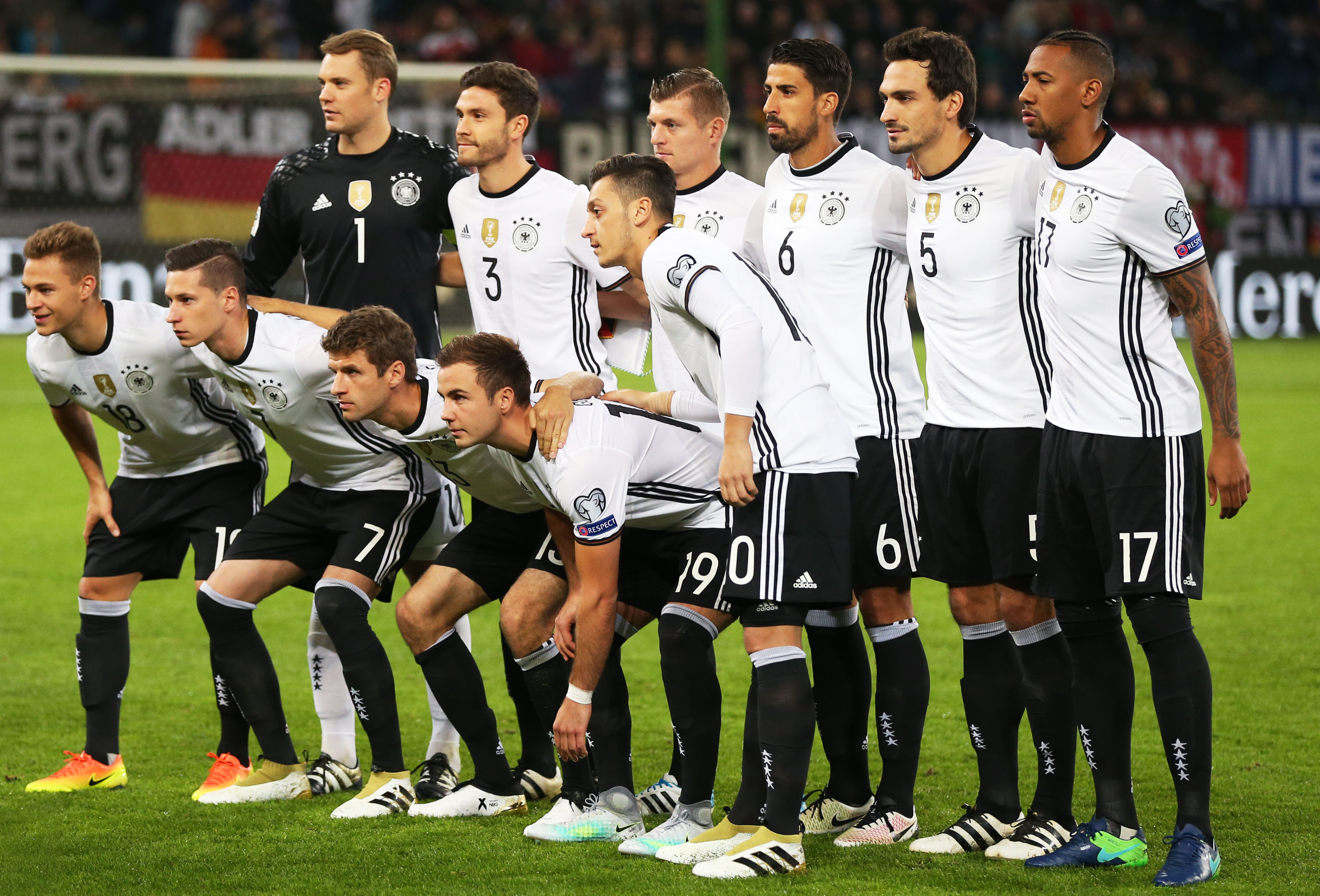 亨利：巴萨不能继续这样防守了，这在当今的足球时代行不通（亨利：巴萨这套防守已过时，放在现代足球里行不通）