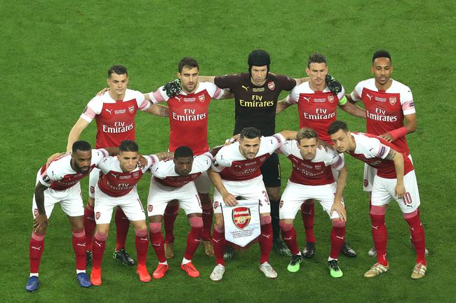 指定山东泰山队参加亚冠，上海上港球迷的建议，无视规则的呓语（点名山东泰山出战亚冠？上港球迷此建议罔顾规则）