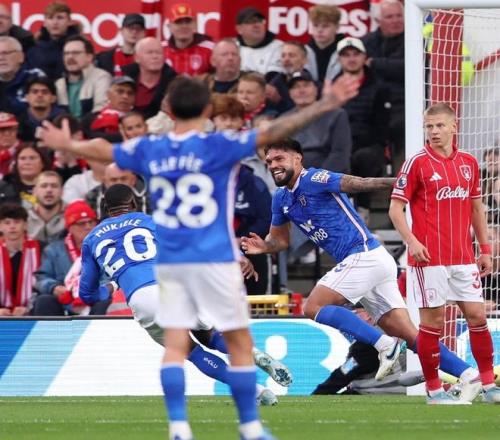 埃贝尔：我们还在与于帕进行续约谈判；诺伊尔应该去踢世界杯（埃贝尔：与于帕的续约仍在推进，诺伊尔理应出征世界杯）