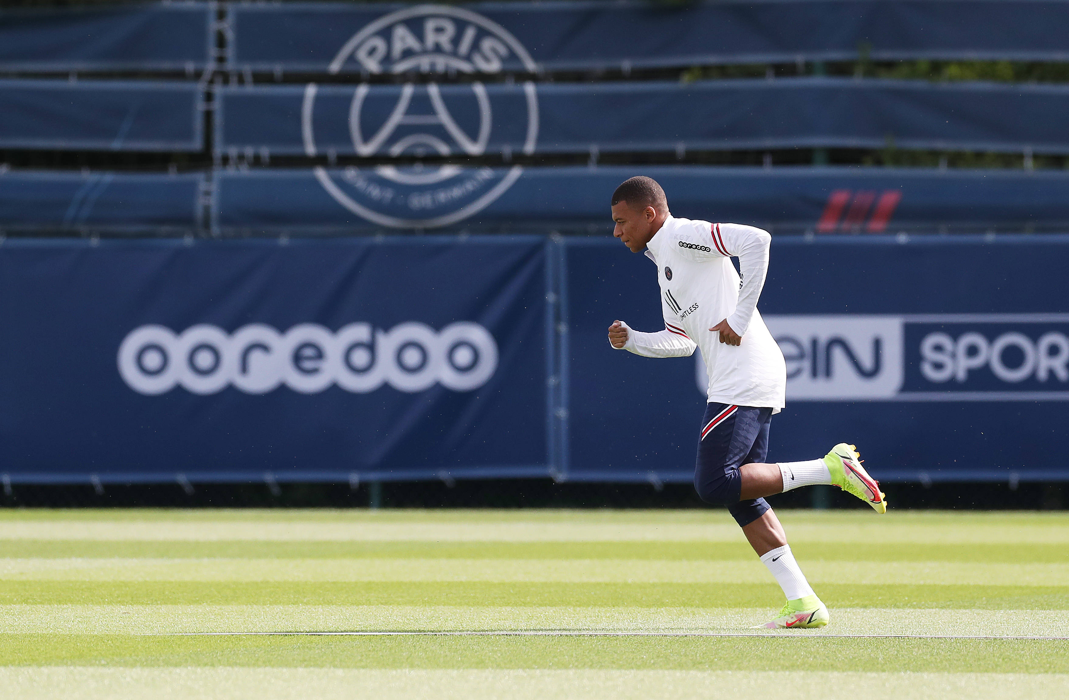 基耶萨：我不介意别人吃菠萝披萨，但我觉得它味道糟透了（基耶萨：别人爱吃菠萝披萨随意，但我觉得难吃透顶）