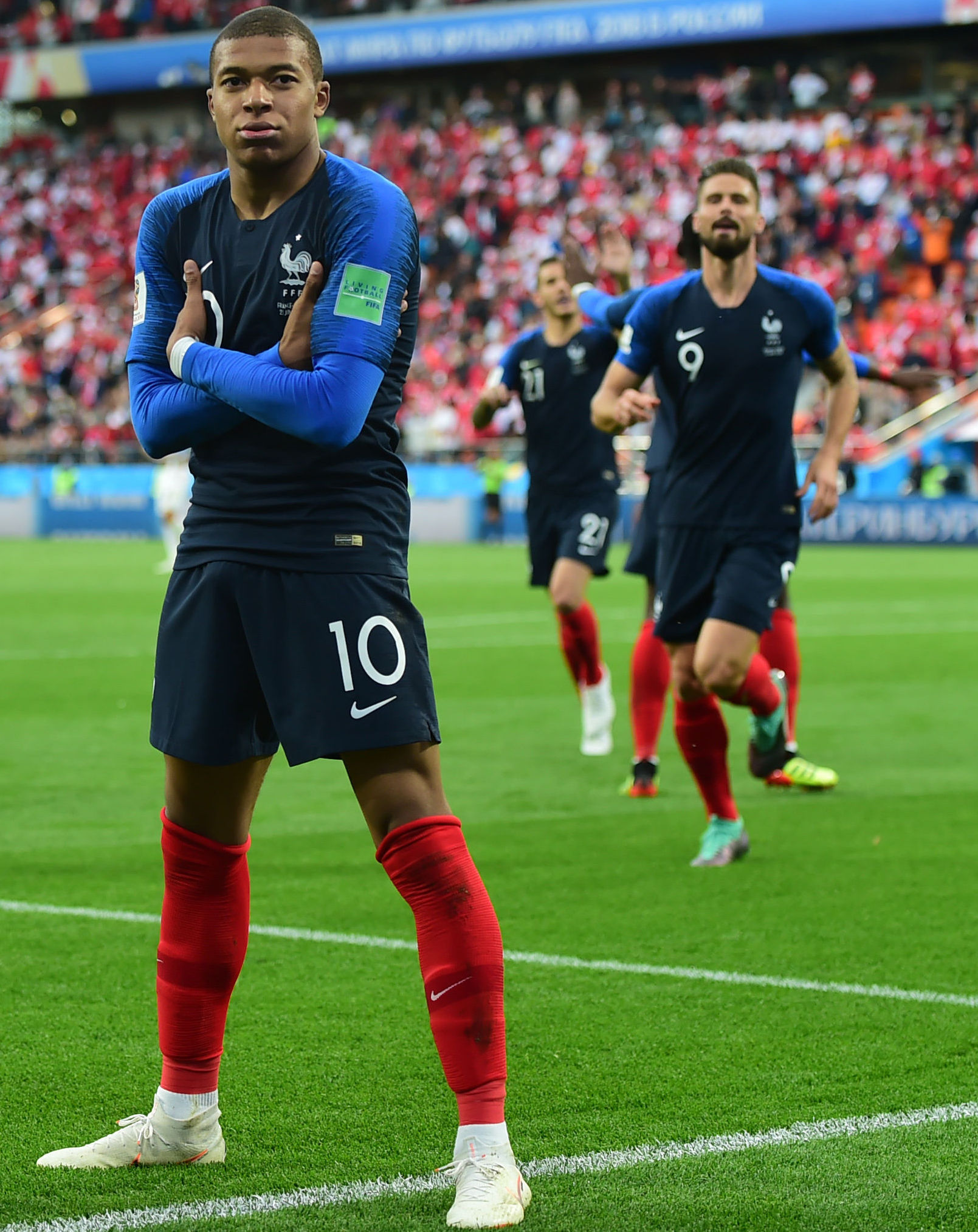 捷克11月大名单：绍切克、希克领衔，舒尔茨、维季克在列（捷克11月国家队名单出炉：绍切克、希克领衔，舒尔茨、维季克入选）