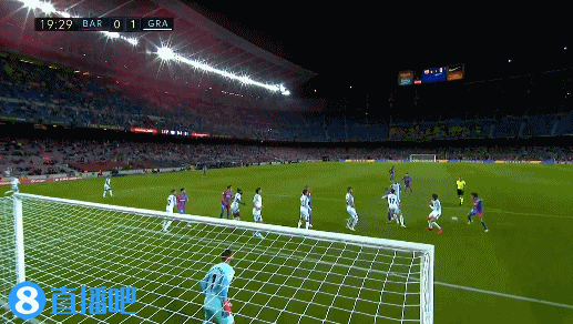 20岁新星独自撑起AC米兰左路走廊：力压S2，英超球会争相抢购他