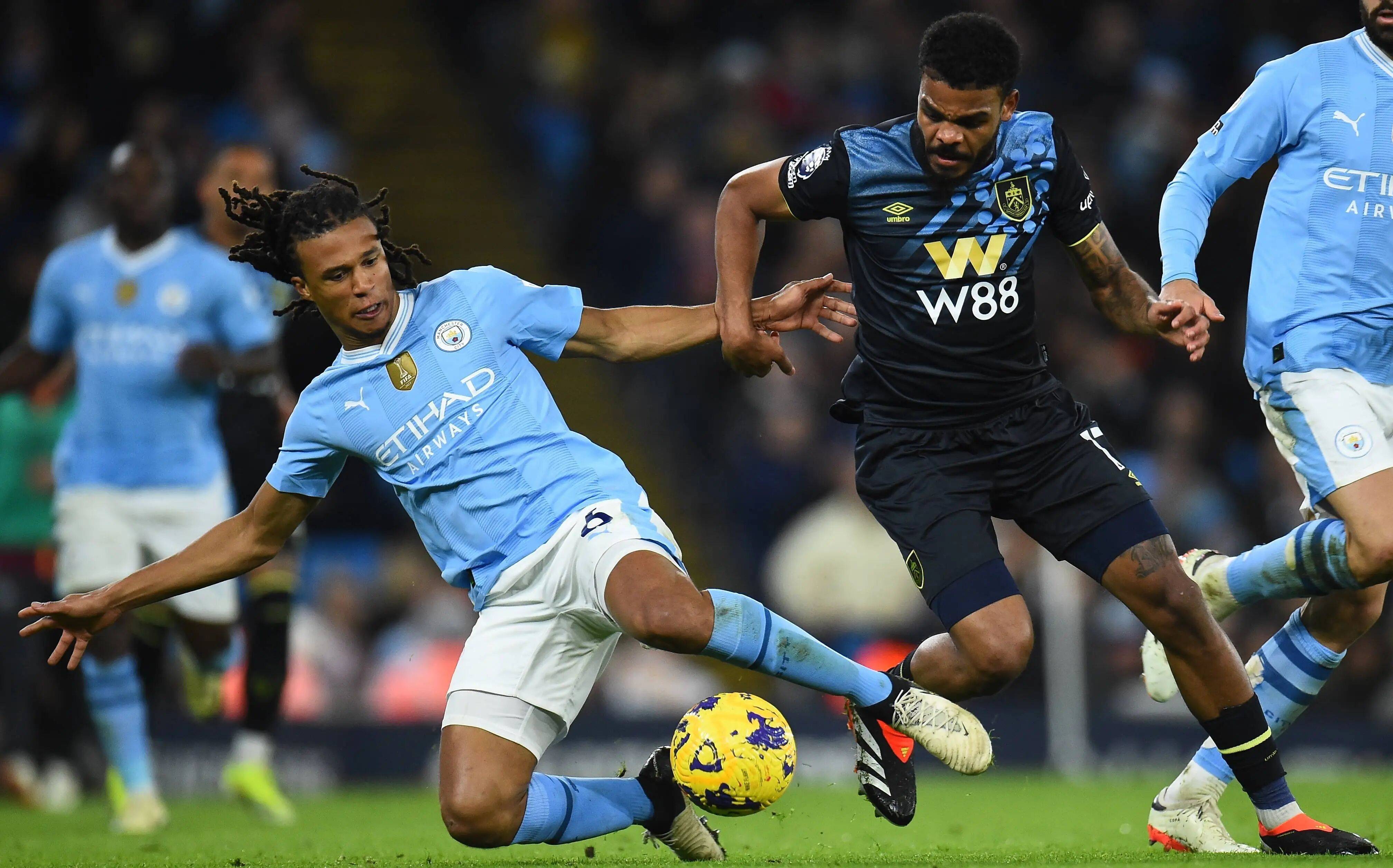 卡拉格：利物浦必须冬窗购买一名中后卫，队内储备已岌岌可危（卡拉格：利物浦后防告急，冬窗必须引进中后卫）