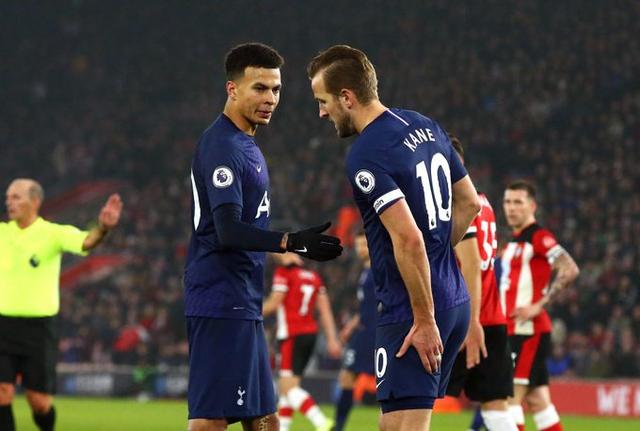 篮球CBA官方公布罚单，两名球员被禁赛（CBA官方发布罚单：两名球员被停赛）