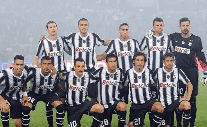 燃炸！13：00央视直播，国乒6连胜冲横扫，德乒黑马能挡吗？（太燃了！13：00央视直播，国乒携6连胜冲击横扫，德乒黑马能否阻挡？）