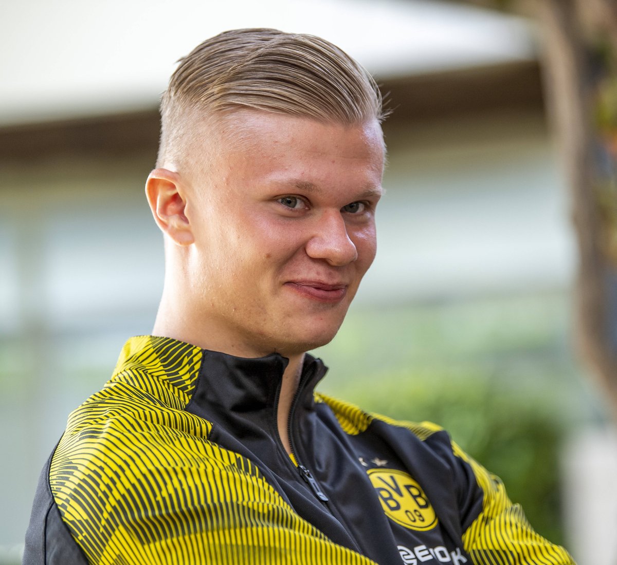 欧洲冠军联赛：皇马意外失利，阿森纳全胜晋级（欧冠：皇马爆冷失利，阿森纳全胜出线）