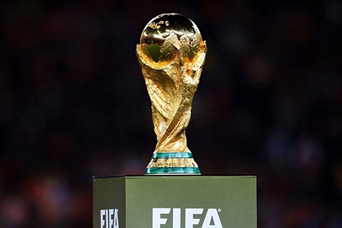 荷兰大名单：范戴克领衔；费耶诺德球员瓦伦特首次入选（荷兰队名单公布：范戴克压阵，费耶诺德的瓦伦特首次入选）