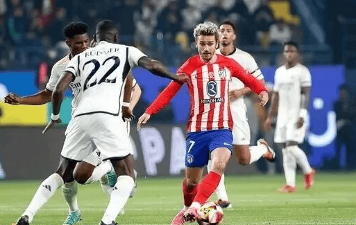 组图：CBA俱乐部杯广厦击败天津 塔克飞身暴扣（图集：CBA俱乐部杯广厦力克天津，塔克腾空重扣）